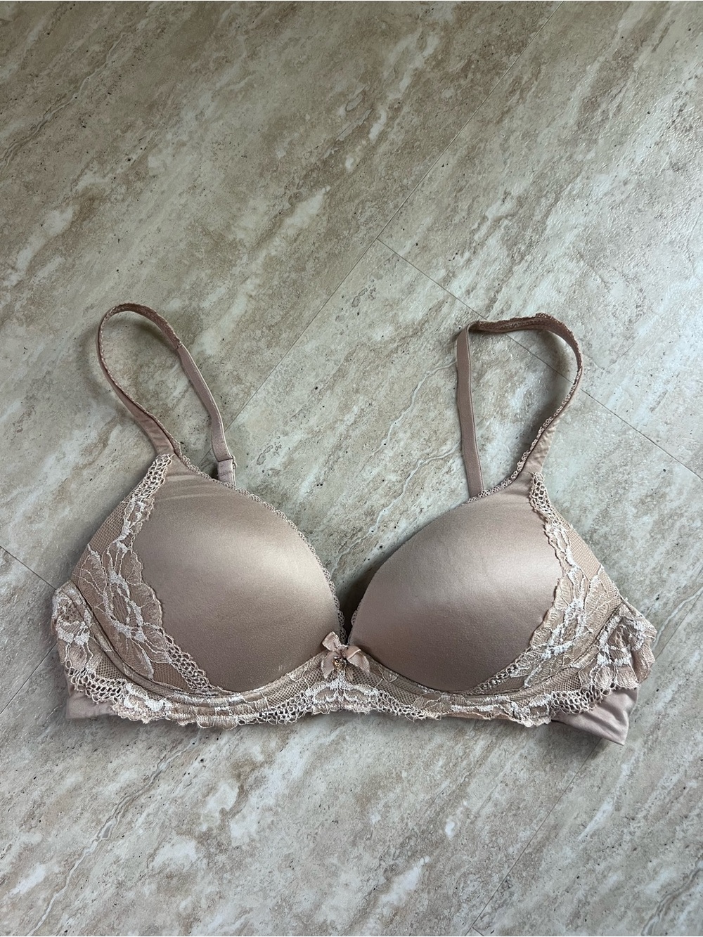 Victoria's Secret Blush Beige Lace-Trim T-Shirt Bra No Wire 36B